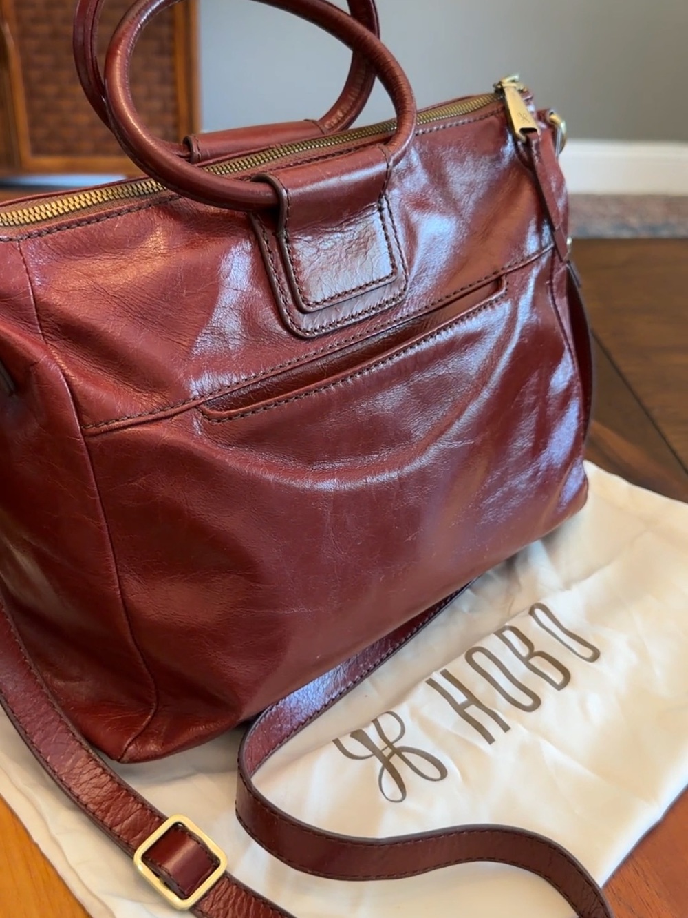 HOBO Sheila Medium Purse